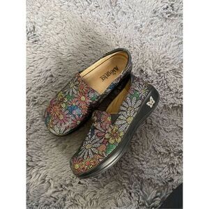 Alegria‎ leather slip on clogs rainbow daisy print 37/7